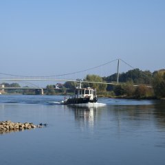 Boot fährt auf der Weser