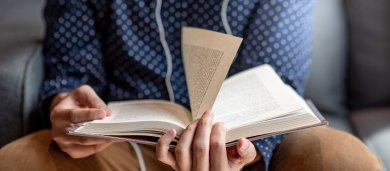 aufgeschlagenes Buch
