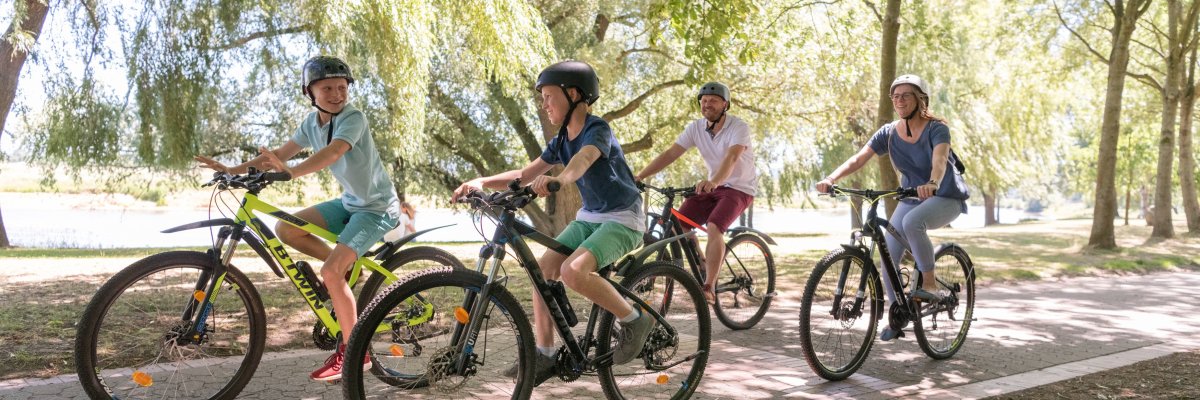 Familie fährt Rad Innansicht StartMindenUP @Peter Hübbe