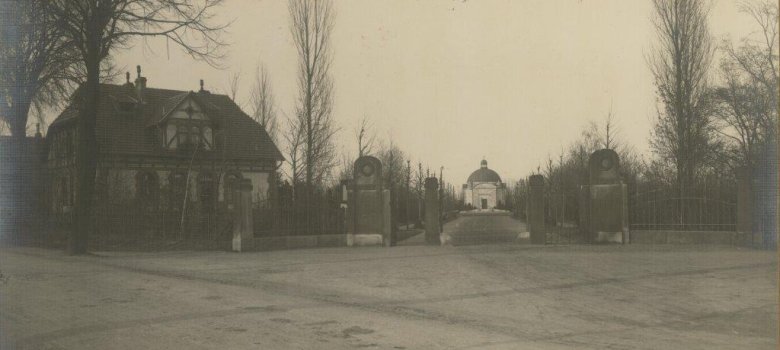 Historische Ansicht des Friedhofswärterhauses und der Kapelle auf dem Mindener Nordfriedhof 
