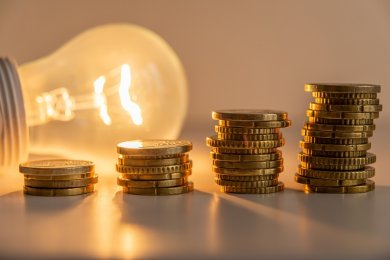 Symbolbild Geld Finanzen clever haushalten Symbolbild Geld Finanzen clever haushalten