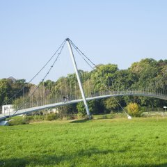 Blick auf die Glacisbrücke vom rechten Weserufer