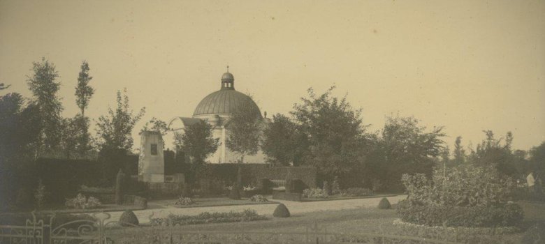 Historische Ansicht der Grabstätte des Oberbürgermeisters Bleek auf dem Mindener Nordfriedhof 