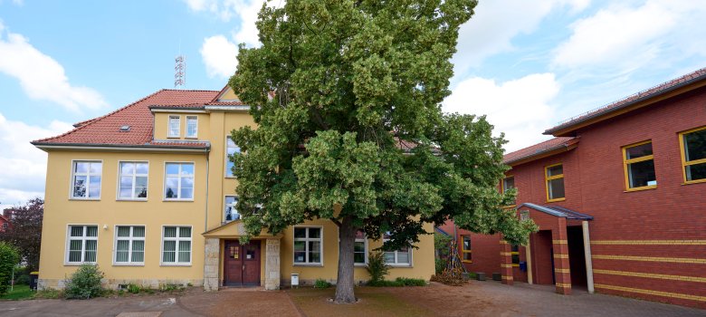 Außenansicht der Grundschule Dankersen