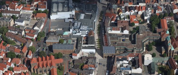Luftbild Innenstadt mit Rathaus