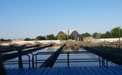 Klärwerk Minden mit Faulturm Klärwerk mit Klärbecken und Faulturm