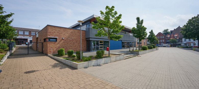 Außenansicht der Kurt-Tucholsky-Gesamtschule Minden