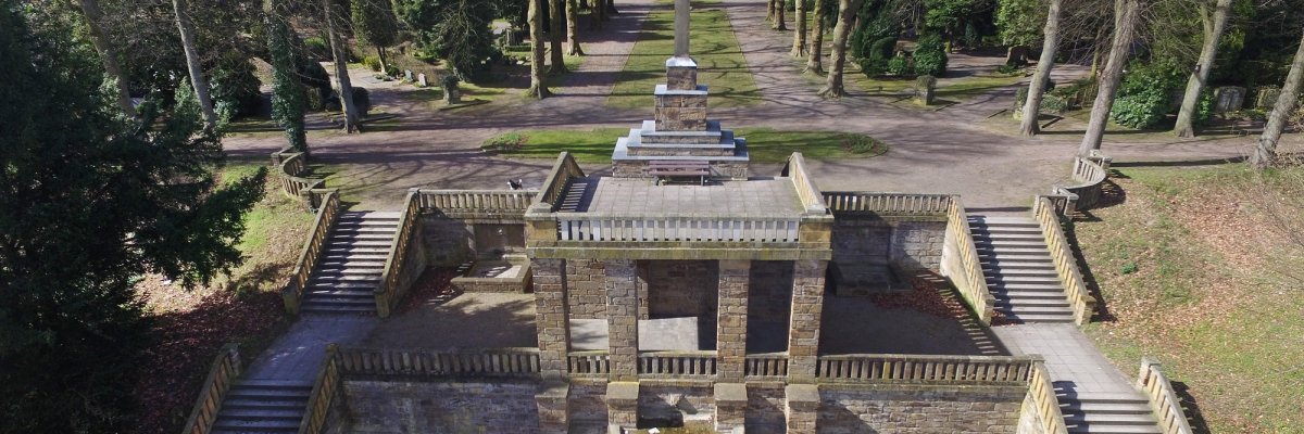 Kreuzanlage Nordfriedhof Blick auf die Kreuzanlage von der Weserseite