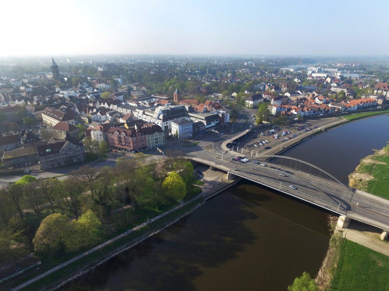 Luftbild Mindener Innenstadt mit Weser Luftbild Mindener Innenstadt mit Weser