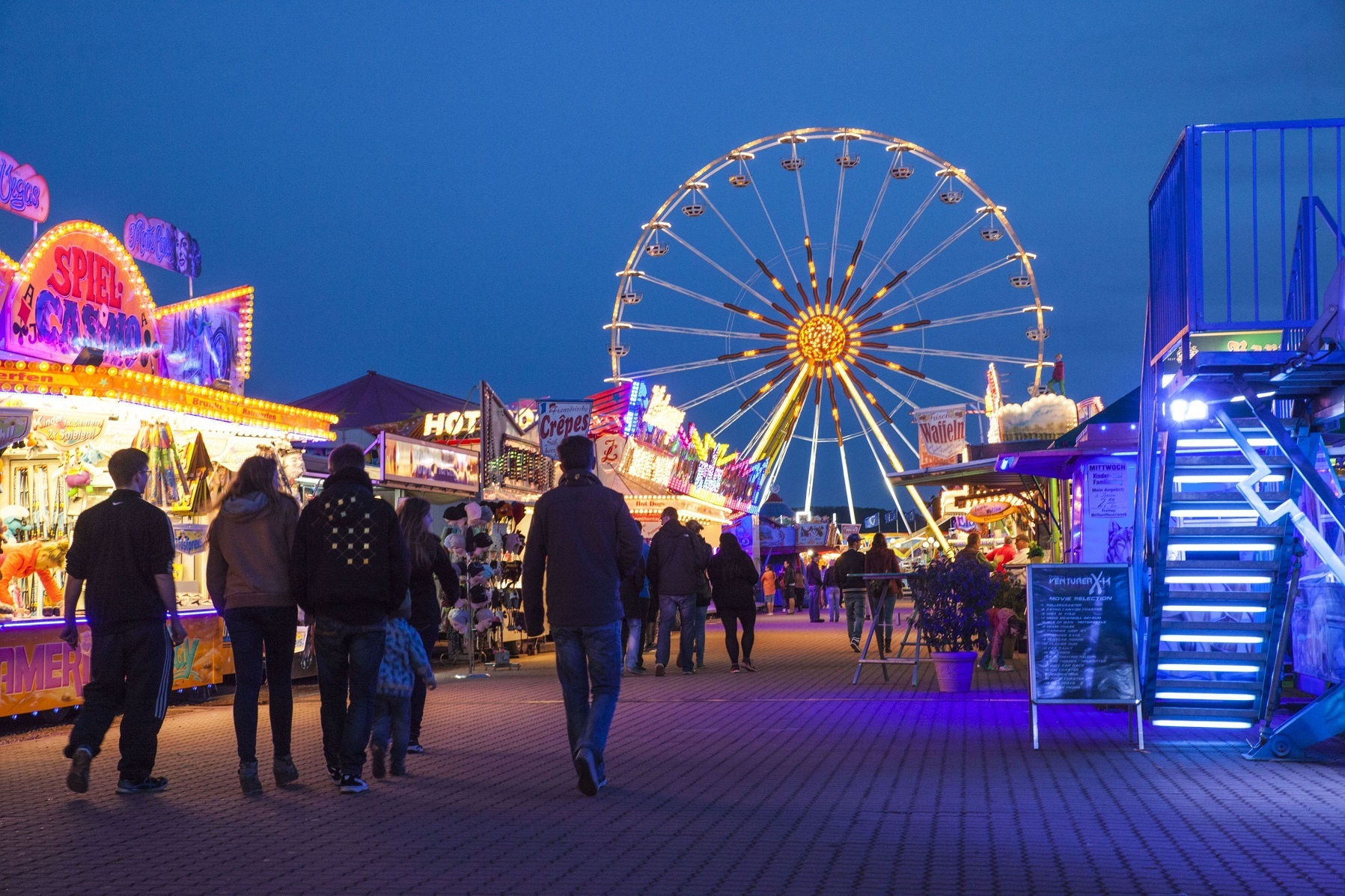 Mindener Messe mit Riesenrad auf Kanzlers Weide 