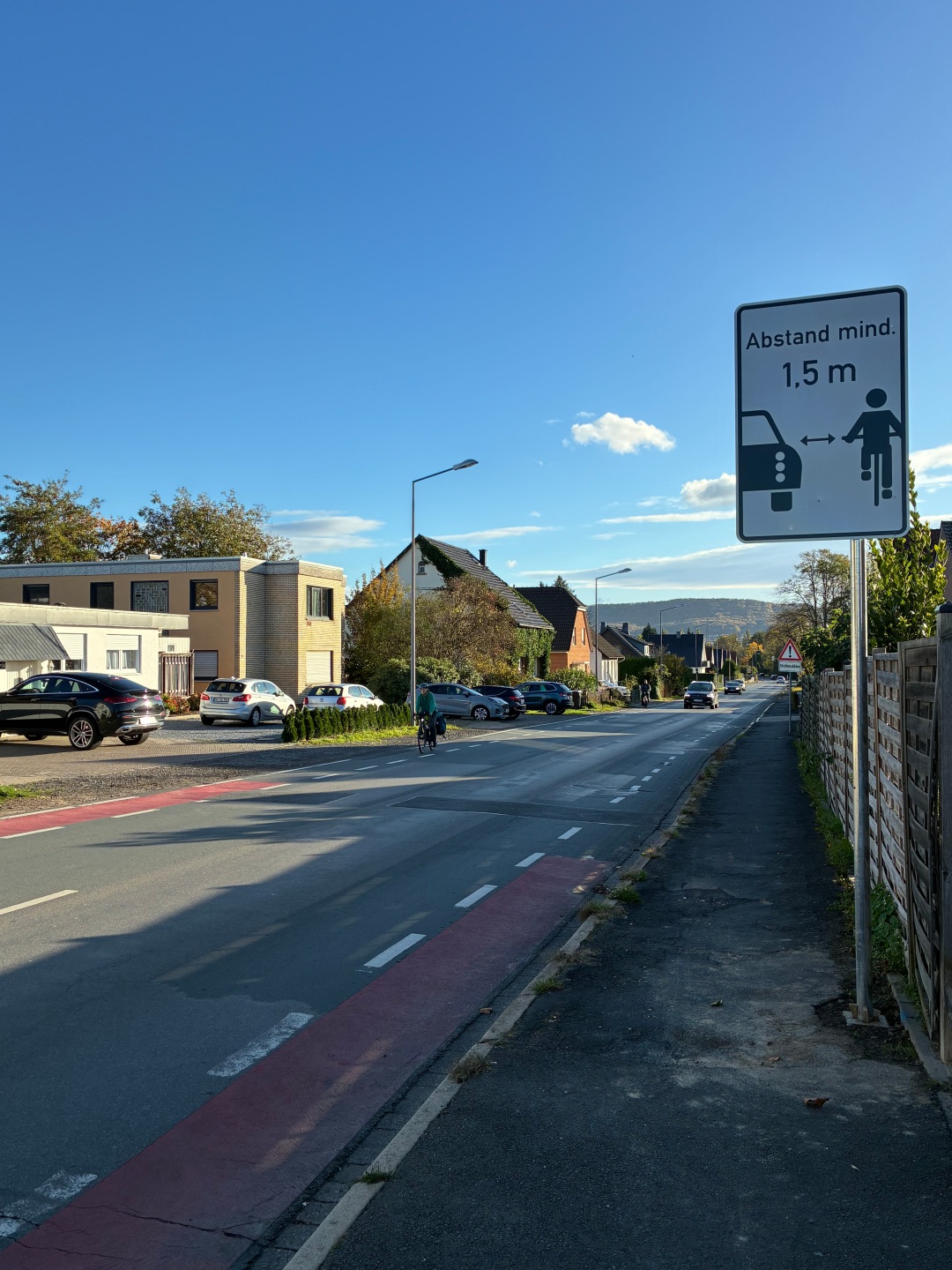 Abstand halten zu Radfahrenden