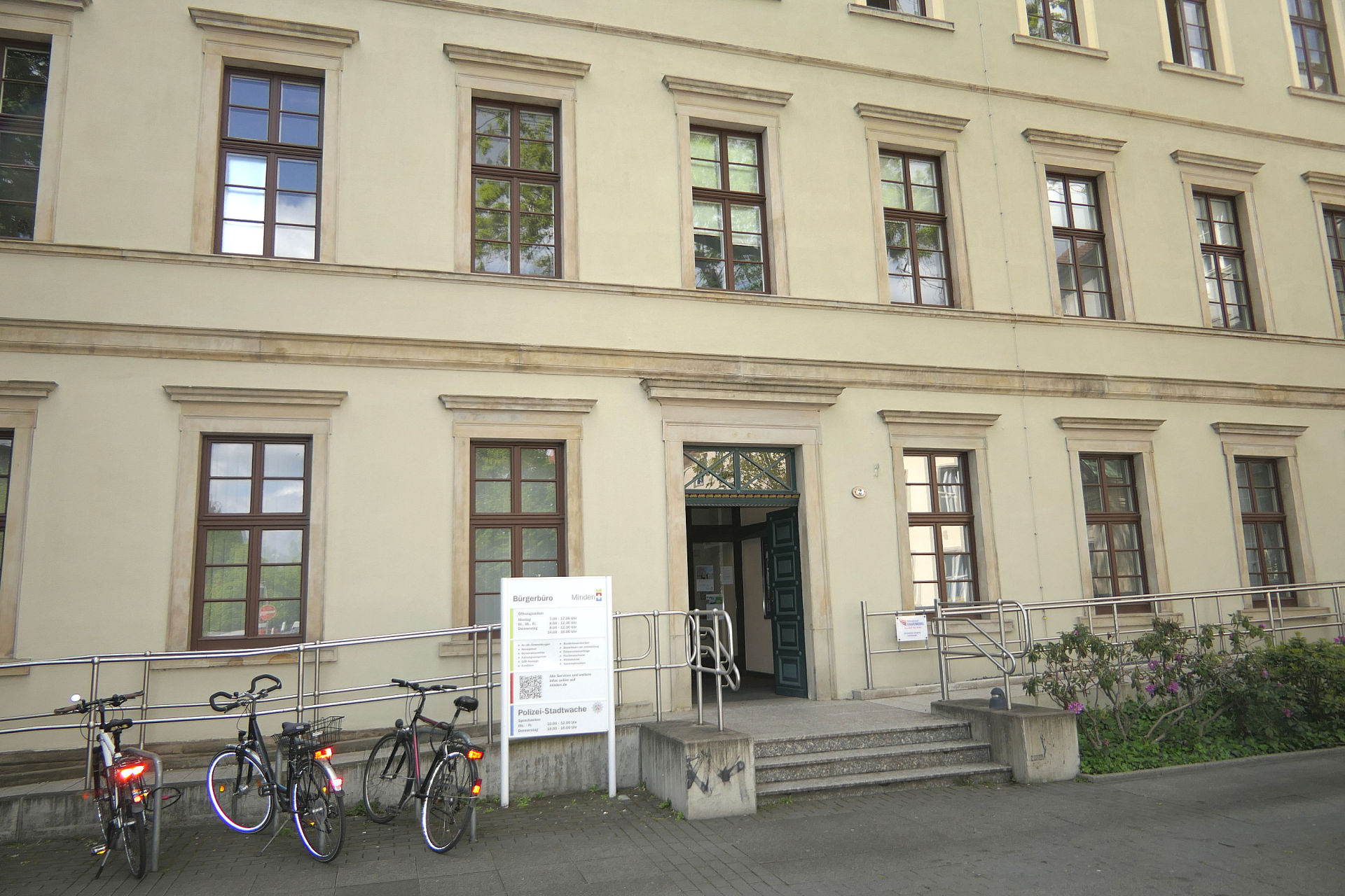 Das Bürgerbüro befindet sich im ehemaligen Stadthaus am Großen Domhof