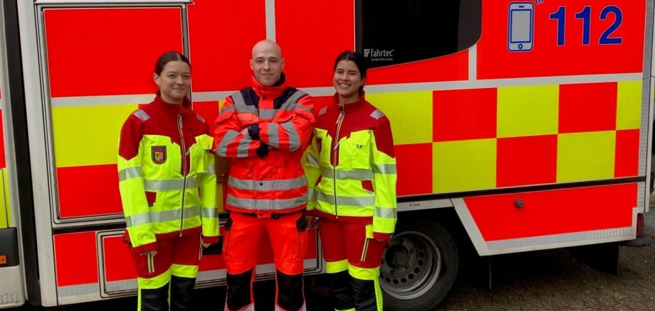 Die neue Schutzkleidung des Rettungsdienstes hat einen höheren Tragekomfort und ist auffälliger Die neue Schutzkleidung des Rettungsdienstes hat einen höheren Tragekomfort und ist auffälliger