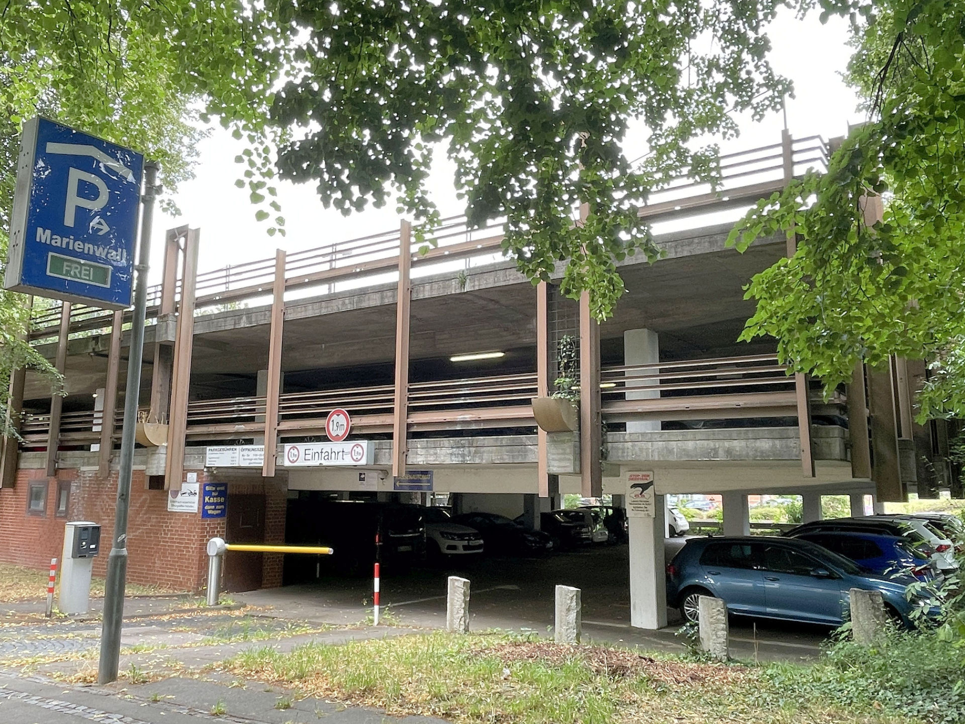 Nicht mehr zeitgemäß: das Parkhaus am Marienwall Nicht mehr zeitgemäß: das Parkhaus am Marienwall