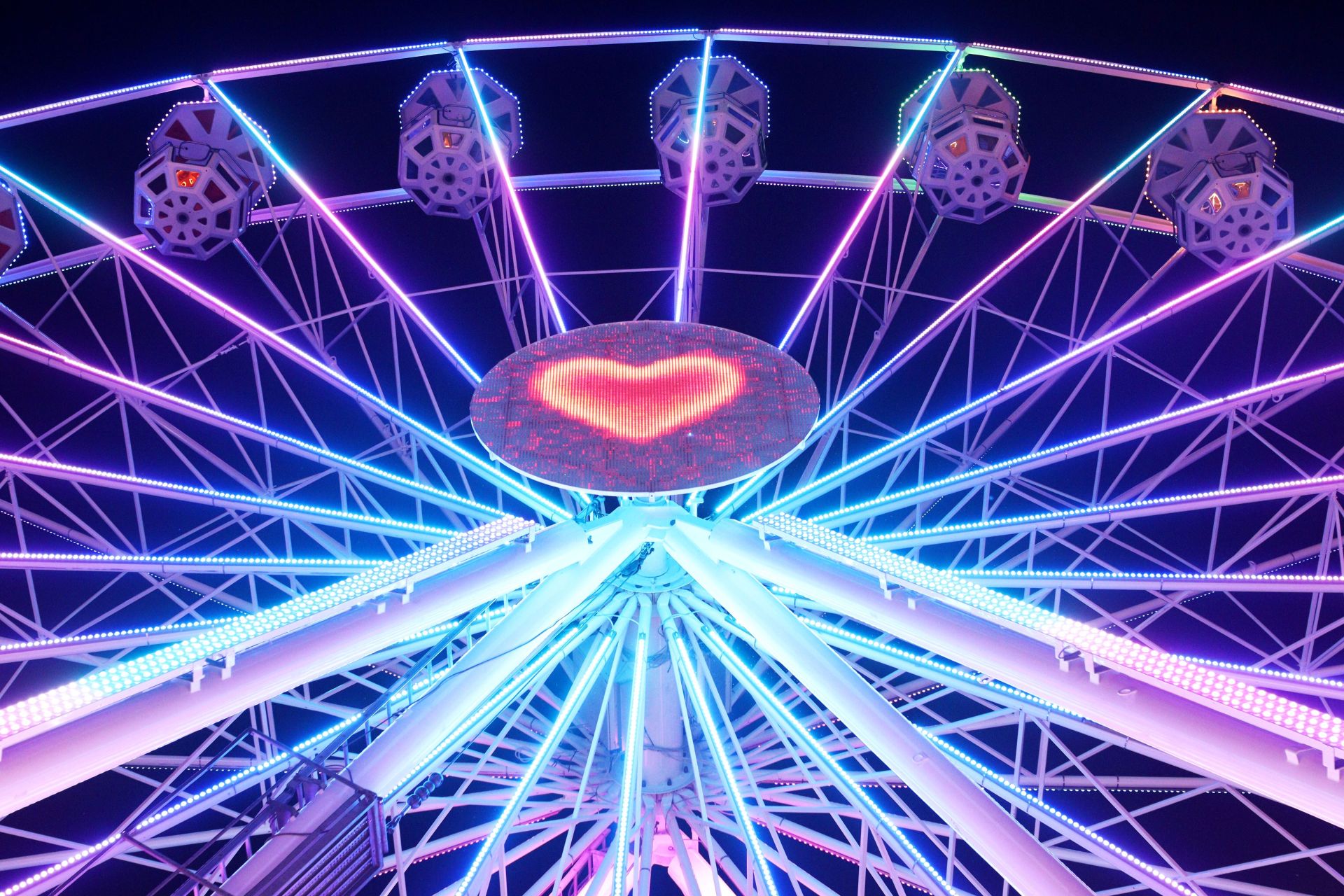 Das Europa-Rad ist bei der Mai-Messe eine weithin sichtbare Attraktion