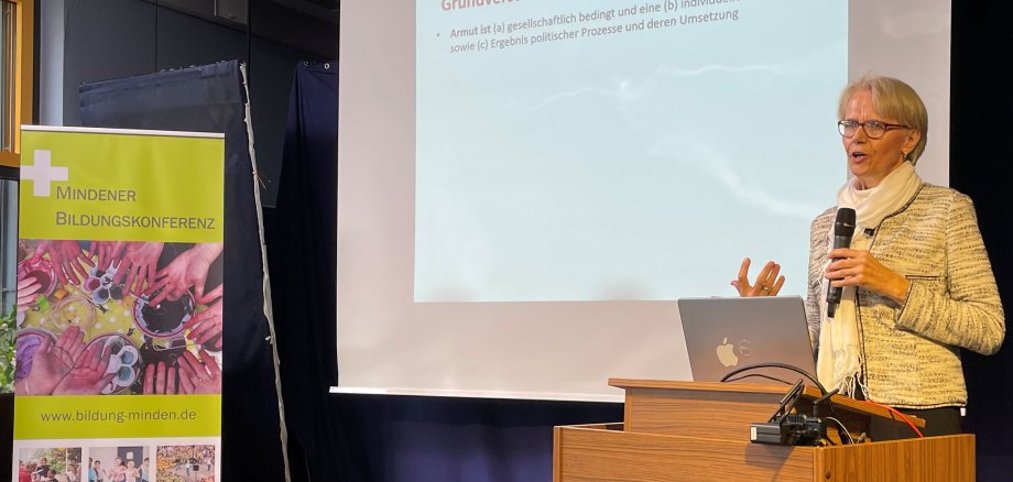Expertin Gerda Holz hielt den Einführungsvortrag