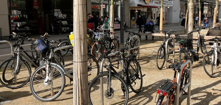 Neue Fahrradbügel in der Innenstadt - hier am Scharn