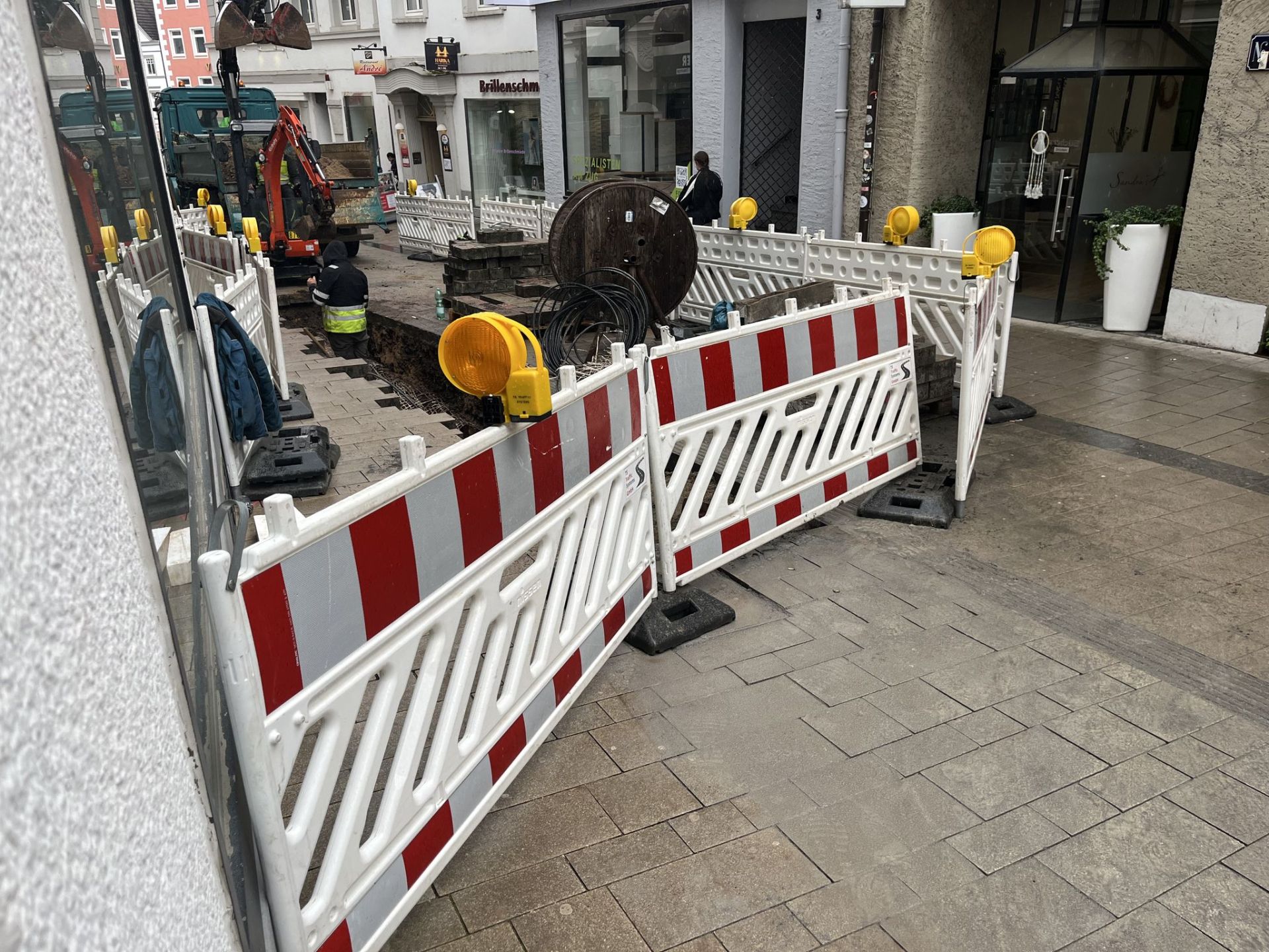 In der Obermarktstraße werden die Arbeiten zur Erweiterung des Fernwärmenetzes wieder aufgenommen