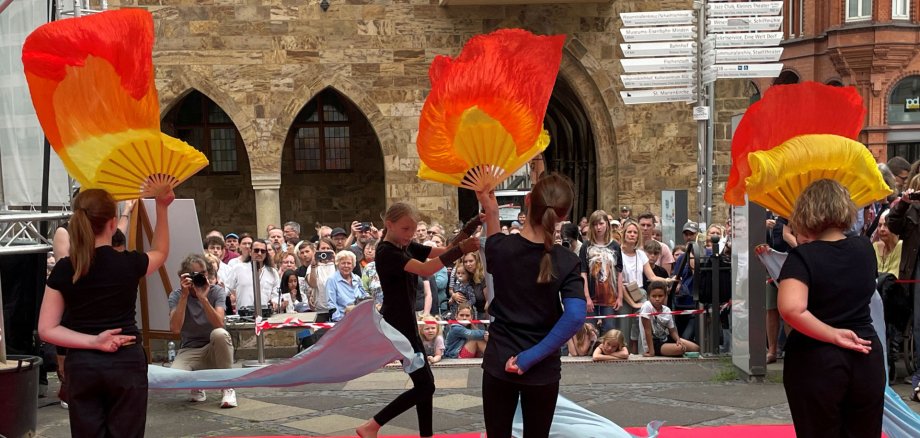 Community Dance Minden 2025 - Feuer, Wasser und Luft sollte dieser Beitrag symbolisieren