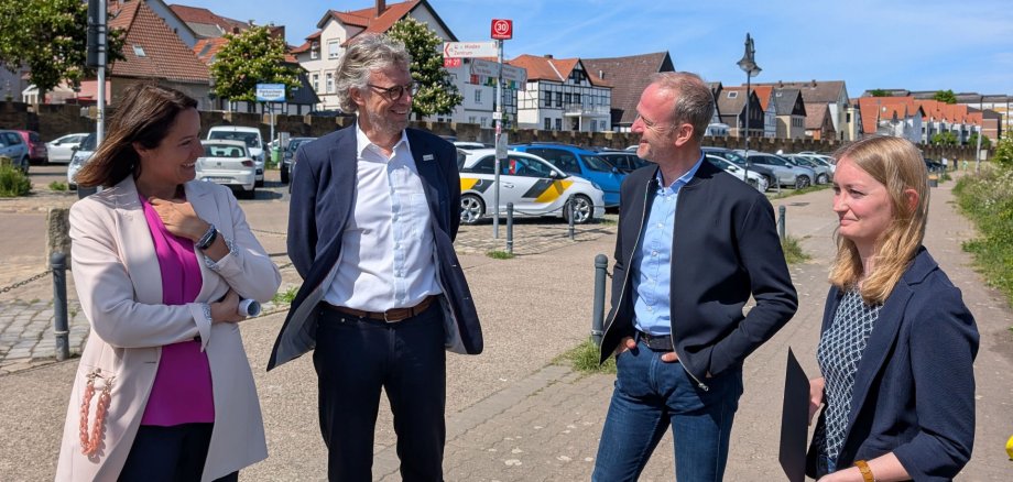 Die Schlagde und die Weserpromenade sollen umgestaltet werden - An der Weser werden die Planungen vorgestellt