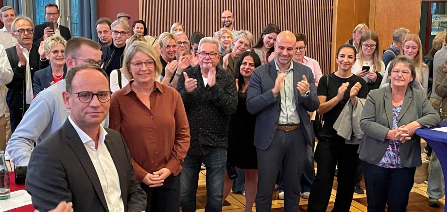 Glücklich: Nach seiner Wahl erhält Wahlsieger Kock langanhaltenden Applaus