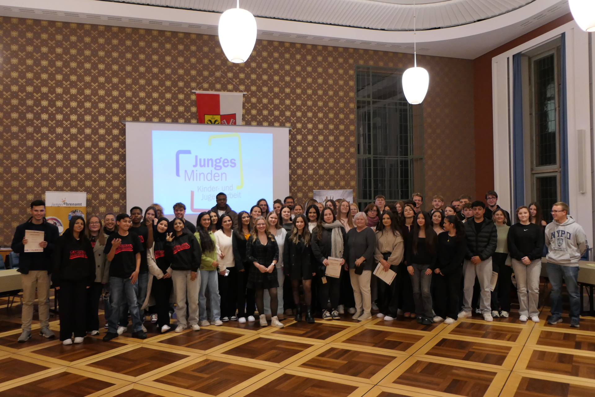 Gruppenbild der ehrenamtlich engagierten Jugendlichen in Minden