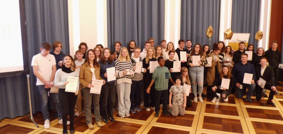 "Fetten Dank" sagte die Stadt Minden zu 100 jungen Ehrenamtlichen "Fetten Dank" sagte die Stadt Minden zu 100 jungen Ehrenamtlichen