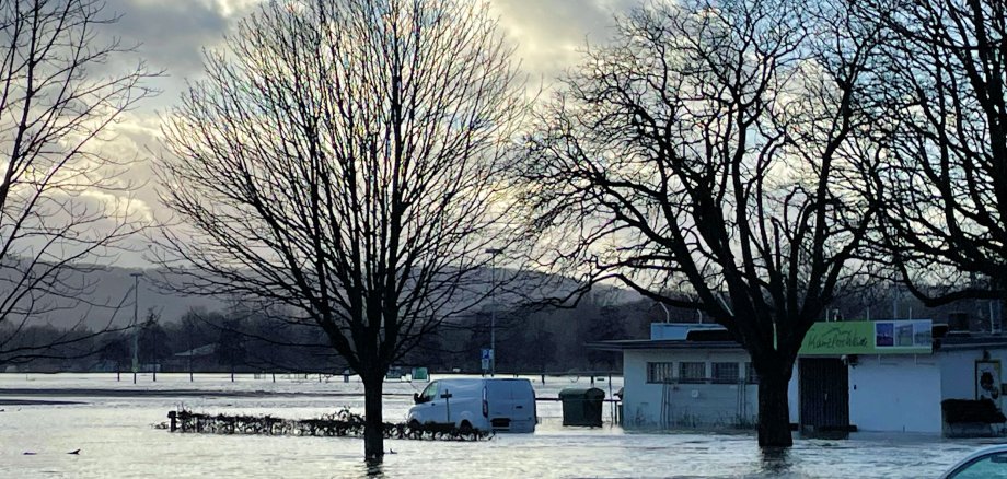 Weser-Hochwasser an Weihnachten 2023: Kanzlers Weide steht fast völlig unter Wasser