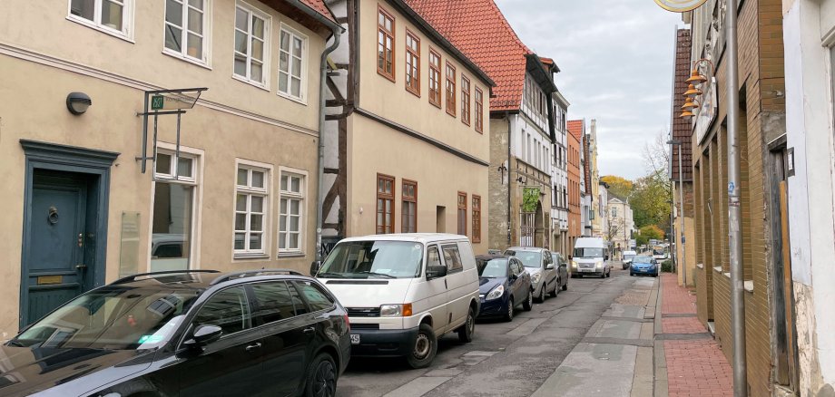 Die derzeit nur provisorisch hergestellte Königstraße wird fertig ausgebaut Die derzeit nur provisorisch hergestellte Königstraße wird fertig ausgebaut