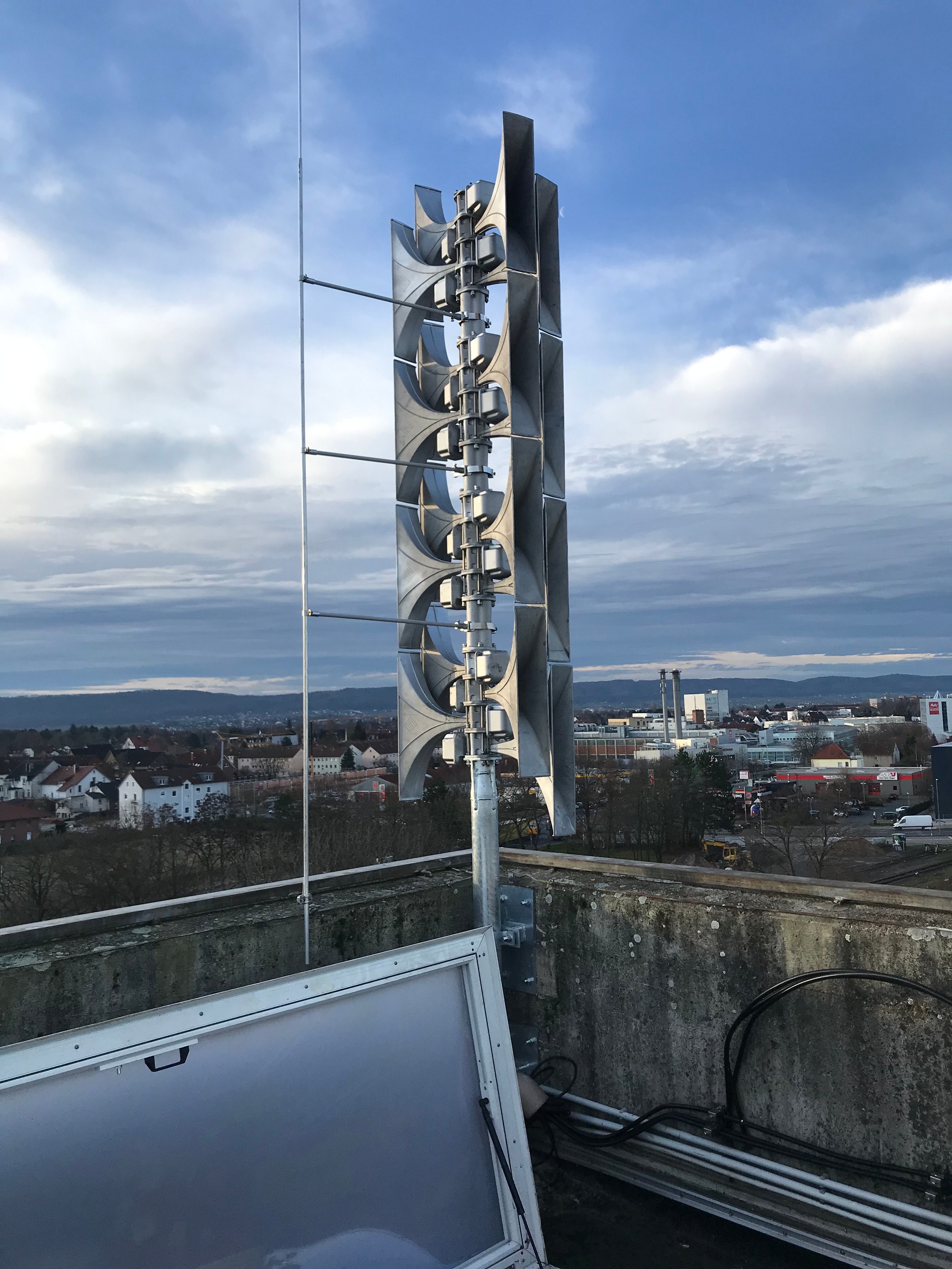 Sirene auf dem Dach der Feuerwache Sirene auf dem Dach der Feuerwache