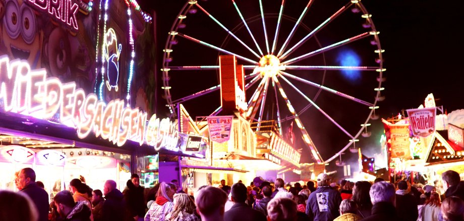 Die Herbstmesse zieht alljährlich viele Mindener auf Kanzlers Weide