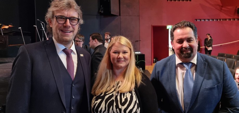 Bürgermeister Michael Jäcke und Nina Pape trafen in Erfurt auch Aiman A. Mazyek (rechts)