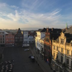 Sonnenaufgang über dem Marktplatz