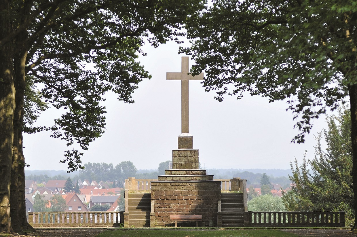 Steinkreuz auf dem Nordfriedhof