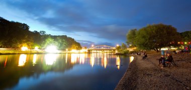 Weserstrand in der Abenddämmerung